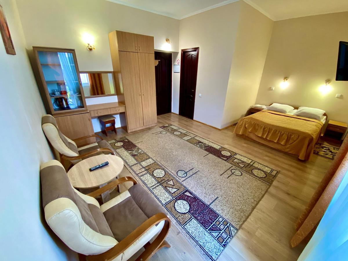 מורשין Hotel Orion מראה חיצוני תמונה