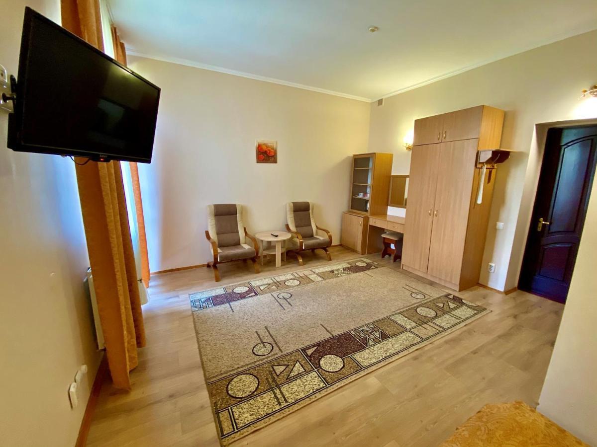 מורשין Hotel Orion מראה חיצוני תמונה