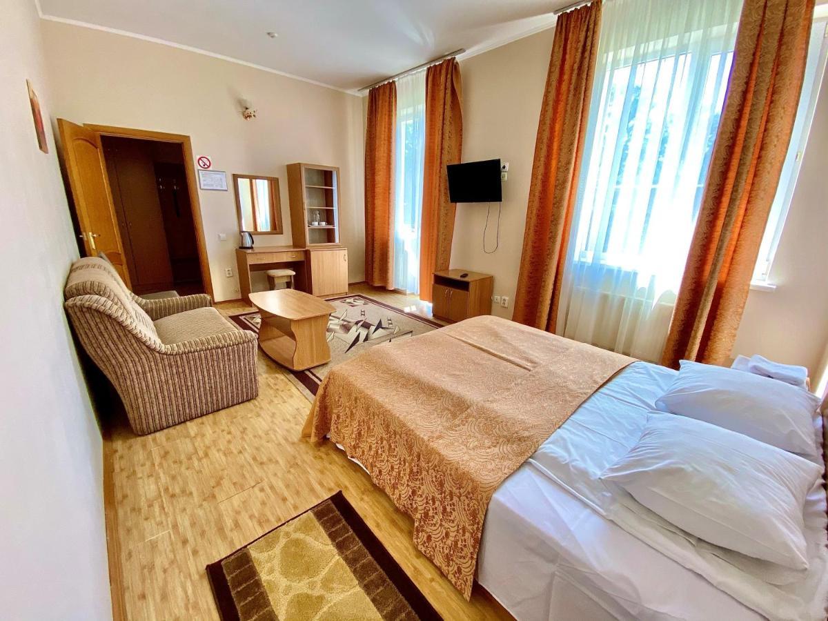 מורשין Hotel Orion מראה חיצוני תמונה