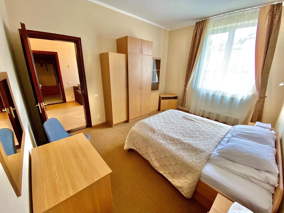 מורשין Hotel Orion מראה חיצוני תמונה